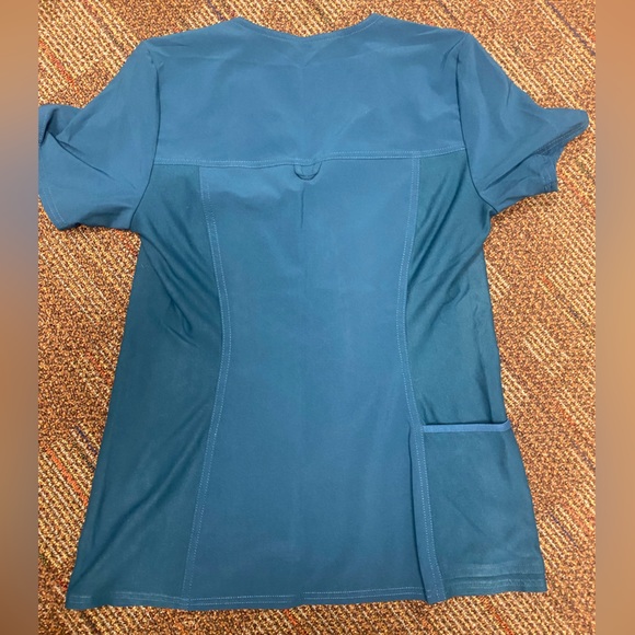Cherokee iflex scrub top - Picture 3 of 3